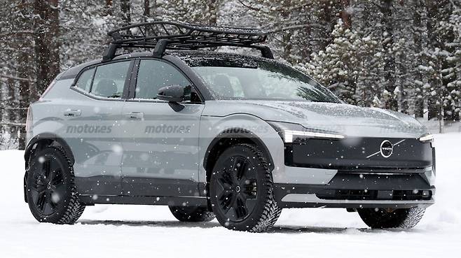 볼보 'EX30 크로스컨트리' (출처 : motor.es)