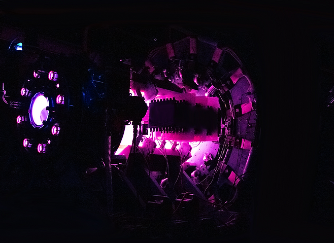 샘 올트먼 오픈AI 최고경영자(CEO)가 투자한 핵융합 스타트업 헬리온에너지가 개발 중인 핵융합 발전 장치의 프로토타입. 헬리온에너지 제공