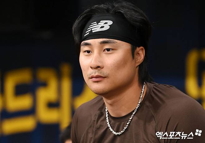 탬파베이 내야수 김하성은 비시즌 2년 2900만 달러 규모 계약을 체결하며 이적했다. 그는 뛰어난 수비력과 함께 팀에 부족한 공격력을 보강해주리라 많은 기대를 받고 있다. 엑스포츠뉴스 DB