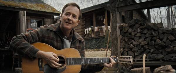 피트 시거를 연기한 에드워드 노튼. 사진=월트디즈니컴퍼니코리아&nbsp;