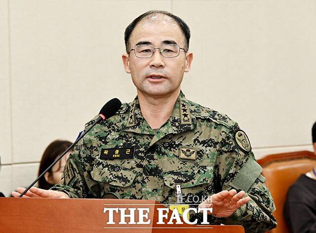 윤석열 대통령 탄핵심판에 증인으로 출석한 곽종근 전 특수전사령관이 12·3 비상계엄 당시 윤 대통령이 자신에게 전화해 끌어내라고 한 사람이 국회의원이 맞다고 재차 확인했다./배정한 기자