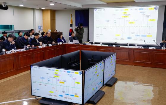 서울 여의도 국회의원회관에서 열린 더불어민주당·한국인공지능협회 주최 '딥시크 쇼크 대응과 AI 발전 전략 긴급 간담회' [뉴스1]