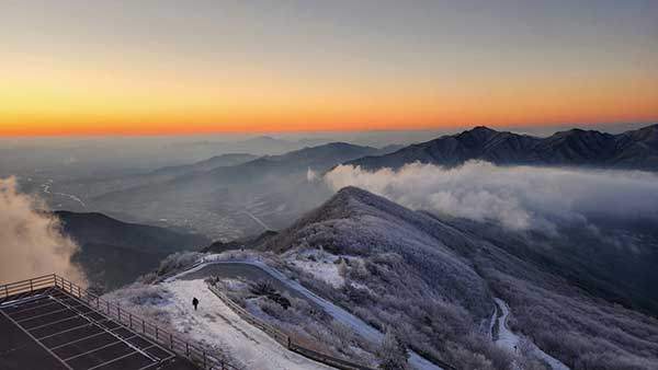 제2연화봉 대피소에서 내려다 본 전망. 사진 박인이.