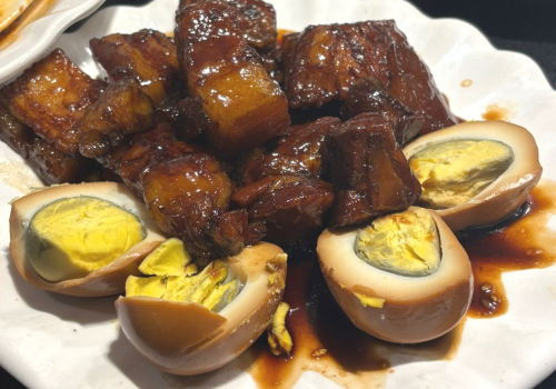 돼지고기로 만든 서민음식 ‘홍소육’.