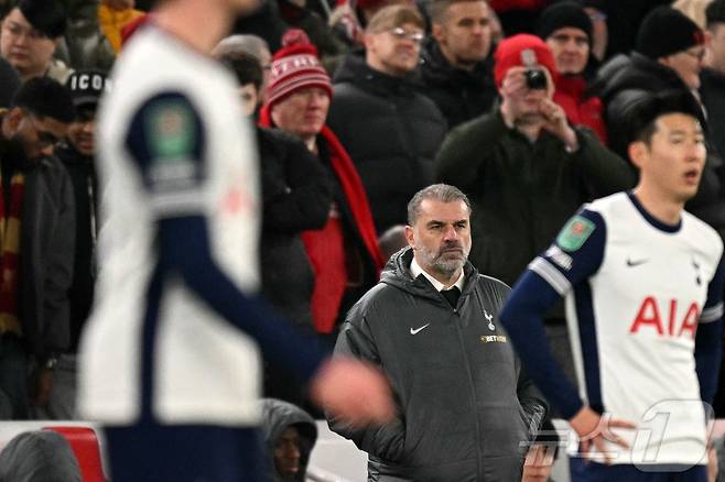 리그컵 결승 진출에 실패한 토트넘의 엔제 포스테코글루 감독. ⓒ AFP=뉴스1