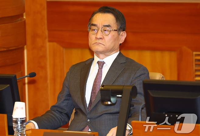 윤석열 대통령 측 변호인단인 배보윤 변호사가 14일 서울 종로구 헌법재판소에서 열린 윤석열 대통령 탄핵심판 사건 첫 변론기일에 출석해 있다. (공동취재) 2025.1.14/뉴스1 ⓒ News1 김명섭 기자