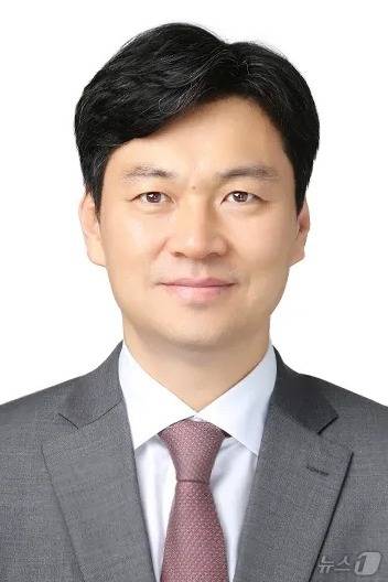 치안정감으로 승진 예정된 박현수 행정안전부 경찰국장(54·경찰대 10기)이 7일 서울경찰청장 직무대리로 발령됐다.