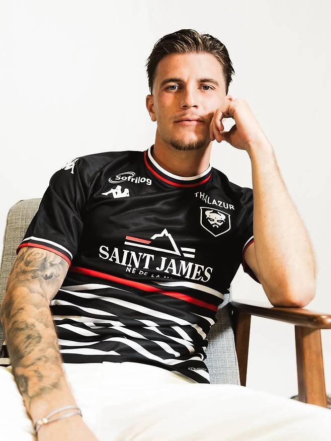 IMG_3769.jpeg 요즘 축구 유니폼 원탑 브랜드 ㄷㄷㄷㄷㄷㄷㄷㄷㄷㄷㄷㄷㄷㄷㄷㄷ.