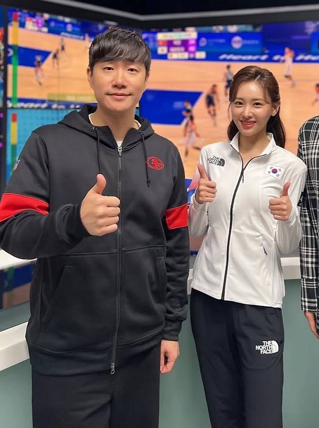 배성재김다영2.jpg 배성재랑 결혼한다는 김다영 아나운서 움짤.GIF (+JPG)