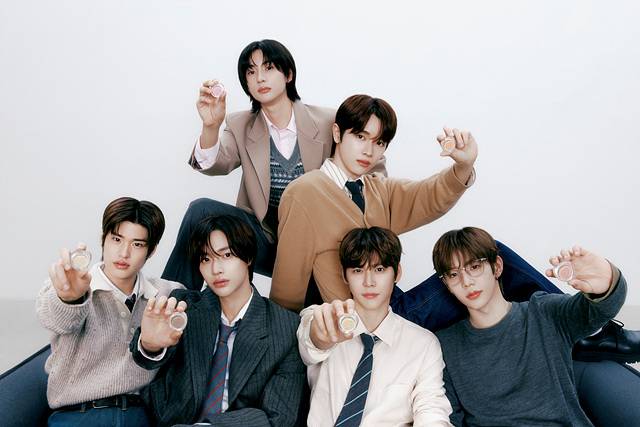 에뛰드 ‘룩 앳 마이 아이즈’ 라이즈 화보