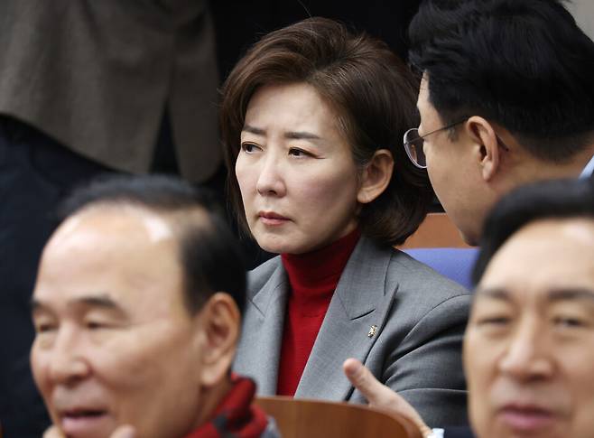 나경원 국민의힘 의원이 지난달 15일 국회에서 열린 비상의원총회에 참석해 있다. ⓒ연합뉴스