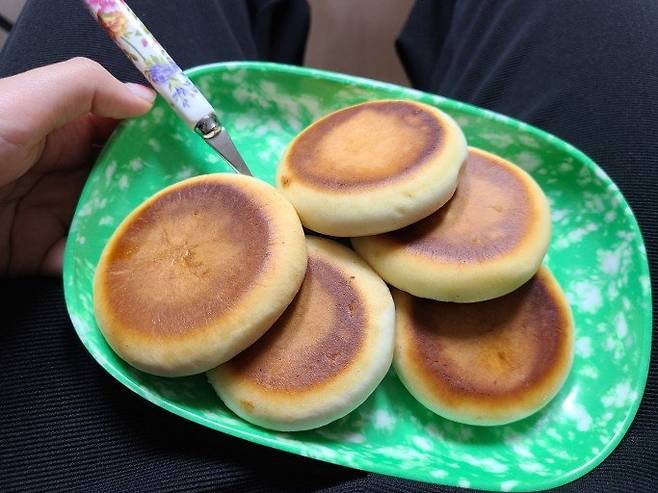 EXIGlU.jpg 구워먹으면 더 맛있는 빵.jpg