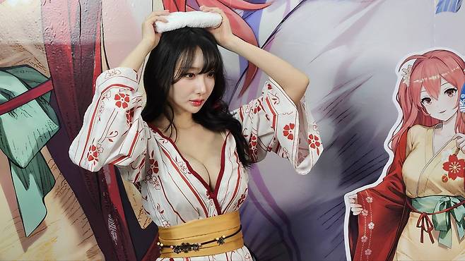 네오위즈 '브라운더스트 2' 코스튬 플레이어