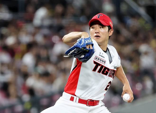 ▲ 투구하는 김사윤 [연합뉴스]