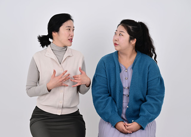 박혜진(왼쪽) 민음사 편집자와 김민경 편집자가 지난달 23일 서울 영등포구 국민일보에서 인터뷰하고 있다. 김지훈 기자