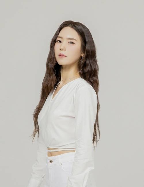 가수 김연지가 추억의 명곡 ‘한번만 더’를 정식 리메이크한다. 사진 = 메이저나인, TOON STUDIO