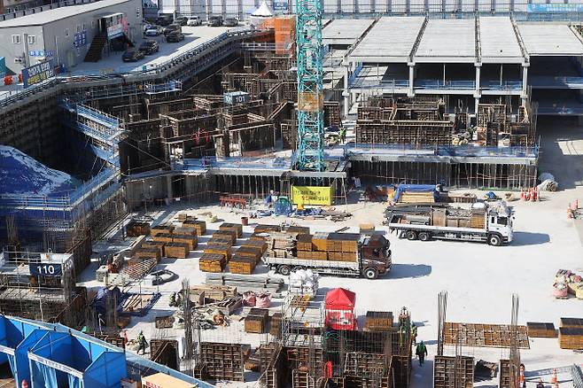 2월 서울 시내의 한 건설 현장 모습(사진=연합뉴스)