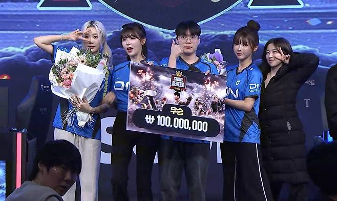 - C9 철권8 대회 우승을 차지한 뮤니, 혜밍, 은유화, 울산