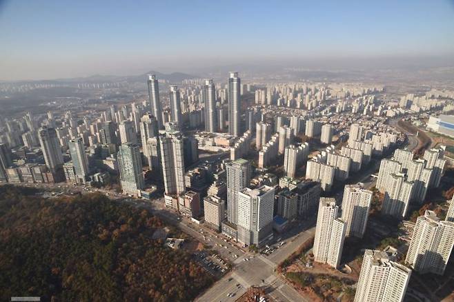 화성 동탄신도시 전경. 2만7000여개의 기업을 바탕으로 가파른 성장세를 보이고 있는 화성시는 지역발전지수가 전국에서 가장 높은 도시다. 화성시 제공