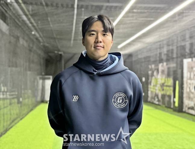 롯데 손성빈이 스타뉴스와 인터뷰를 하고 있다. /사진=양정웅 기자