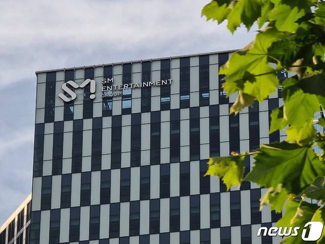 서울 성동구 성수동 SM 엔터테인먼트 그룹 사옥 전경./뉴스1 ⓒ News1 황덕현 기후환경전문기자