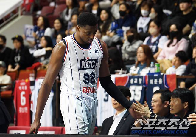 팀 내 최다 득점을 올리고도 웃지 못한 KCC 라렌. 안양=박재만 기자 pjm@sportschosun.com