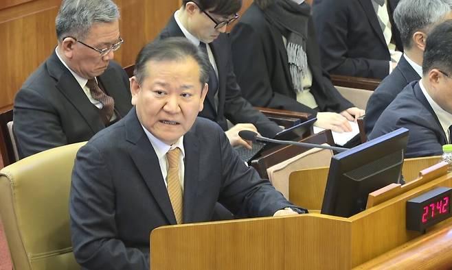 이상민 전 행정안전부 장관이 11일 서울 종로구 헌법재판소에서 열린 윤석열 대통령 탄핵심판 7차 변론에서 증인으로 출석해 발언하고 있다. 헌법재판소 제공