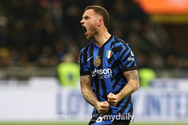 11일 피오렌티나와 경기에서 결승골을 터뜨리고 환호하는 아르나우토비치. /게티이미지코리아