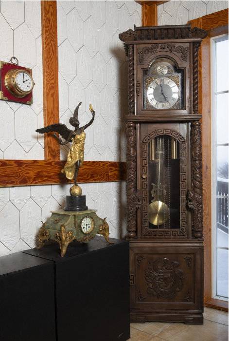 독일에서 만들어 중국으로 수출한 대형 괘종시계.