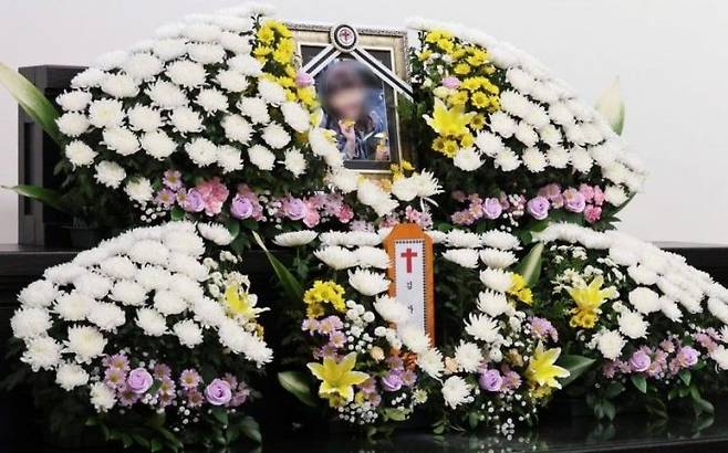 11일 대전 서구 한 장례식장에 대전 초등학교 살인사건 피해자인 김하늘(8)양의 빈소가 마련돼 있다. 연합뉴스