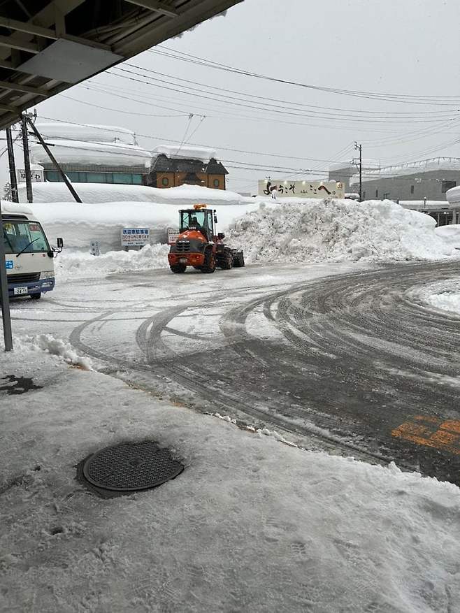 06bcdb27eae639aa6580e6bd19c52b026773e5fc02ff32990657478c8924019de2d7f2836468b91cf61f80bf0cb04710bd2b4bdb26a898