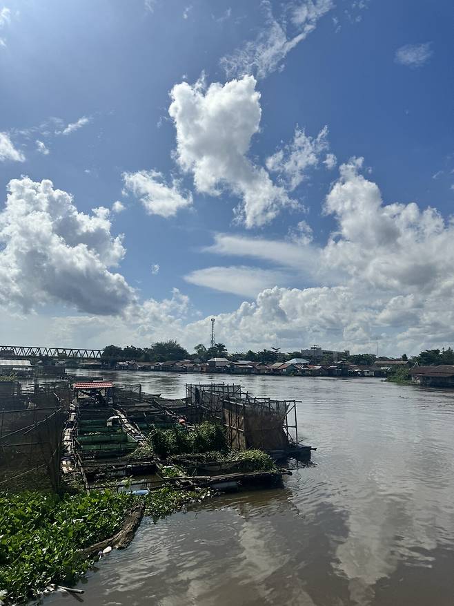 인도네시아 여자랑 사귐