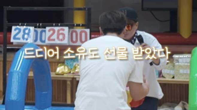 bandicam 2025-02-12 08-52-18-165.jpg 딸 유치원 운동회에서 수줍게 춤추는 학부모ㅋㅋㅋㅋㅋ