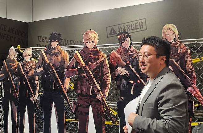 다나카&nbsp;타이키&nbsp;IPX(라인프렌즈)&nbsp;MD&nbsp;겸&nbsp;프로젝트&nbsp;매니저가 '입학용병 팝업스토어'에 대해 소개하고 있다. / 사진=정지은 기자