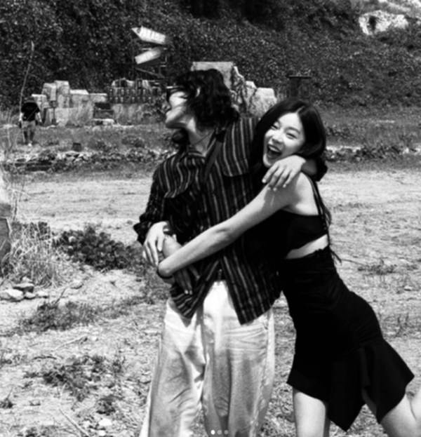 사진 출처= 육준서 SNS.