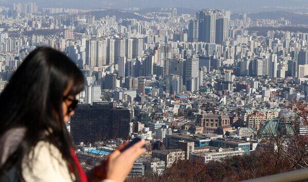 서울 중구 남산에서 바라본 서울시내 아파트.