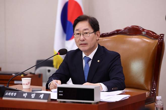 지난달 10일 오후 서울 국회에서 열린 법제사법위원회 법안심사제1소위원회에서 여야 의원들이 윤석열 정부의 내란ㆍ외환 행위의 진상규명을 위한 특별검사 임명 등에 관한 법률안을 두고 박범계 소위원장이 발언하고 있다. 연합뉴스