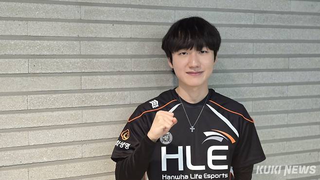 ‘피넛’ 한왕호가 13일 서울 종로구 롤파크 LCK 아레나에서 열린 ‘2025 LCK컵’ 플레이오프 1라운드 T1과 경기 후 쿠키뉴스와 만나 인터뷰하고 있다. 김영건 기자