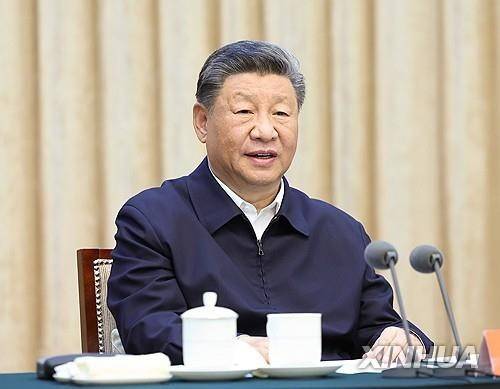 좌담회에서 발언하는 시진핑 중국 국가주석 [신화 연합뉴스 자료사진. 재판매 및 DB 금지]