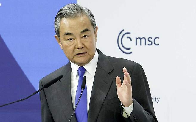 뮌헨안보회의 참석한 왕이 중국 외교부장