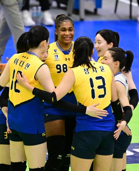 밝은 표정의 모마. 사진[연합뉴스]