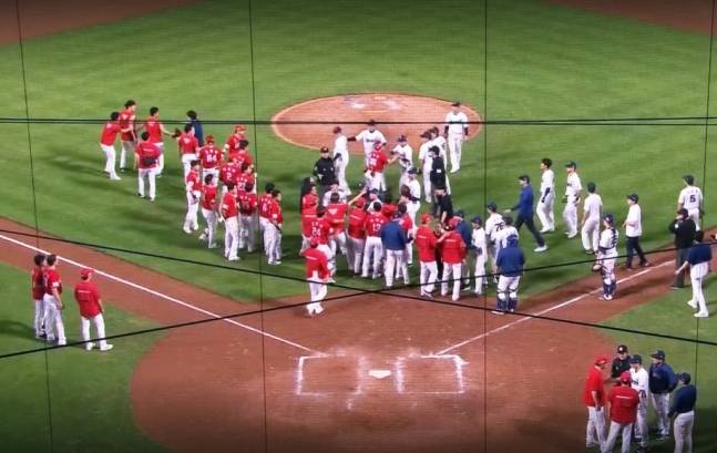 2024년 7월 4일 창원 SSG-NC 경기 벤치클리어링 모습. /사진=티빙 중계영상 갈무리