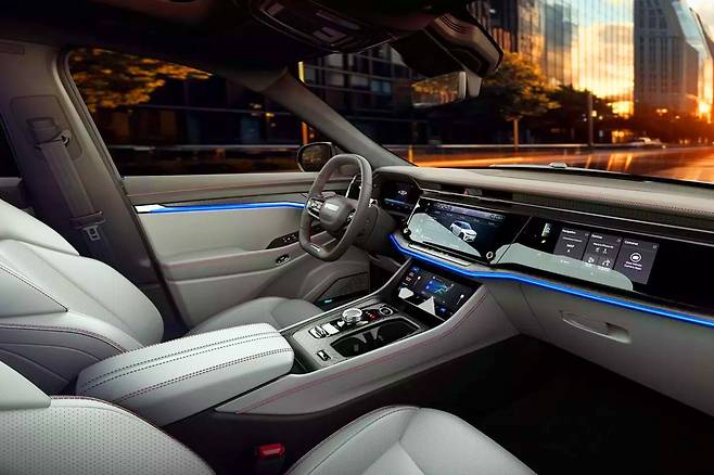 지프 왜고니어 S 리미티드 실내