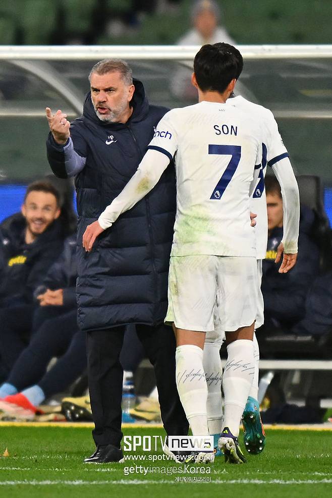 ▲ 토트넘은 이미 카라바오컵과 FA컵에서 탈락했으며, 유로파리그(UEL) 16강에 진출한 상태다. 그러나 라치오, 아틀레틱 빌바오, 맨체스터 유나이티드, 프랑크푸르트, 올림피크 리옹 등 강팀들을 꺾어야 우승 가능성이 있다.