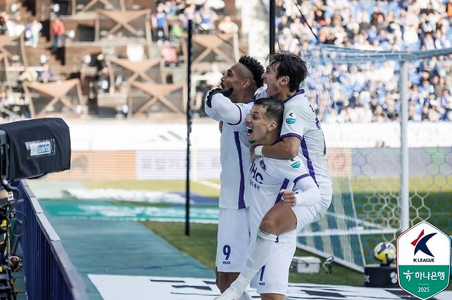 ▲ 깜짝 대이변이다. 올시즌 K리그1에 승격한 안양이 16일 오후 2시 울산문수경기장에서 열린 ‘하나은행 K리그1 2025’ 개막전(1라운드)에서 울산HD에 1-0으로 이겼다&nbsp; ⓒ한국프로축구연맹