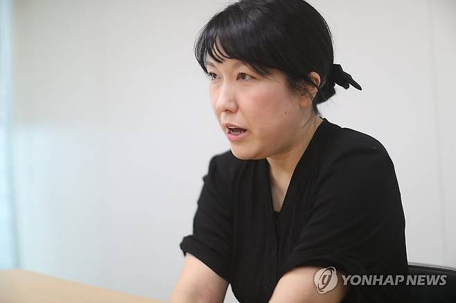 연합뉴스와 인터뷰 중인 김수빈 나부협 회장 [진성철 기자 촬영]