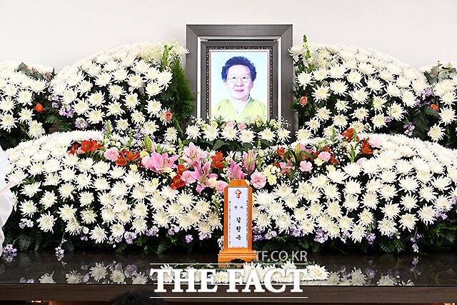 일본군 ‘위안부’ 피해자인 길원옥 할머니가 지난 16일 별세한 가운데 18일 인천 연수구 인천적십자병원 장례식장에 빈소가 마련되고 있다. /인천=박헌우 기자