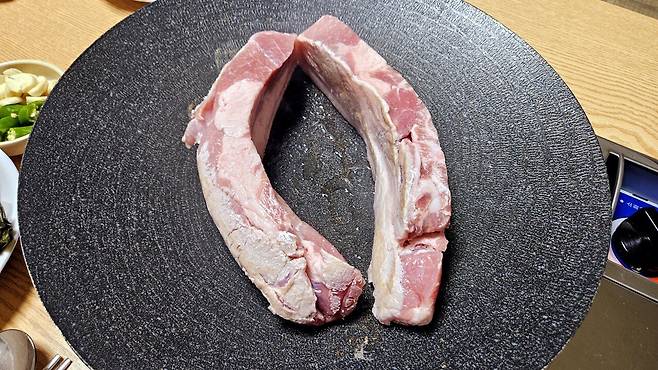 20250217_195827.jpg 저녁 통삼겹살로 한잔