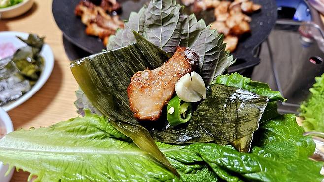 20250217_202336.jpg 저녁 통삼겹살로 한잔