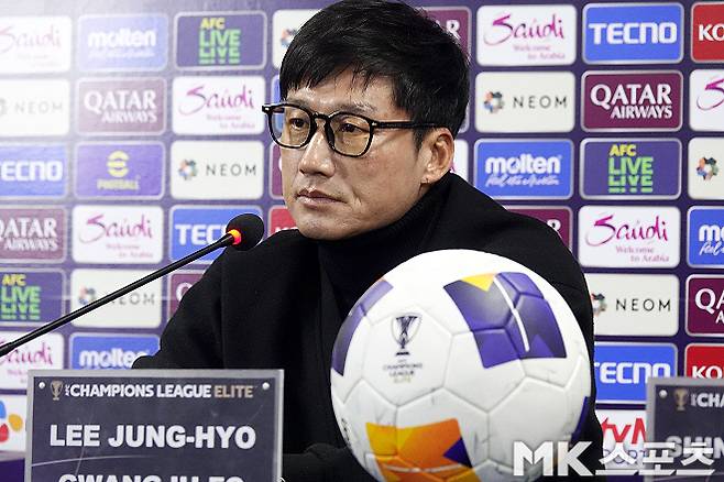 광주 FC 이정효 감독. 사진=이근승 기자